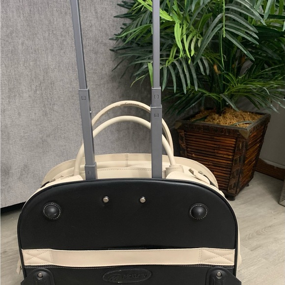 McKlein Leather Cream Laptop wheeled bag 17x12, rain cover included - Picture 2 of 10